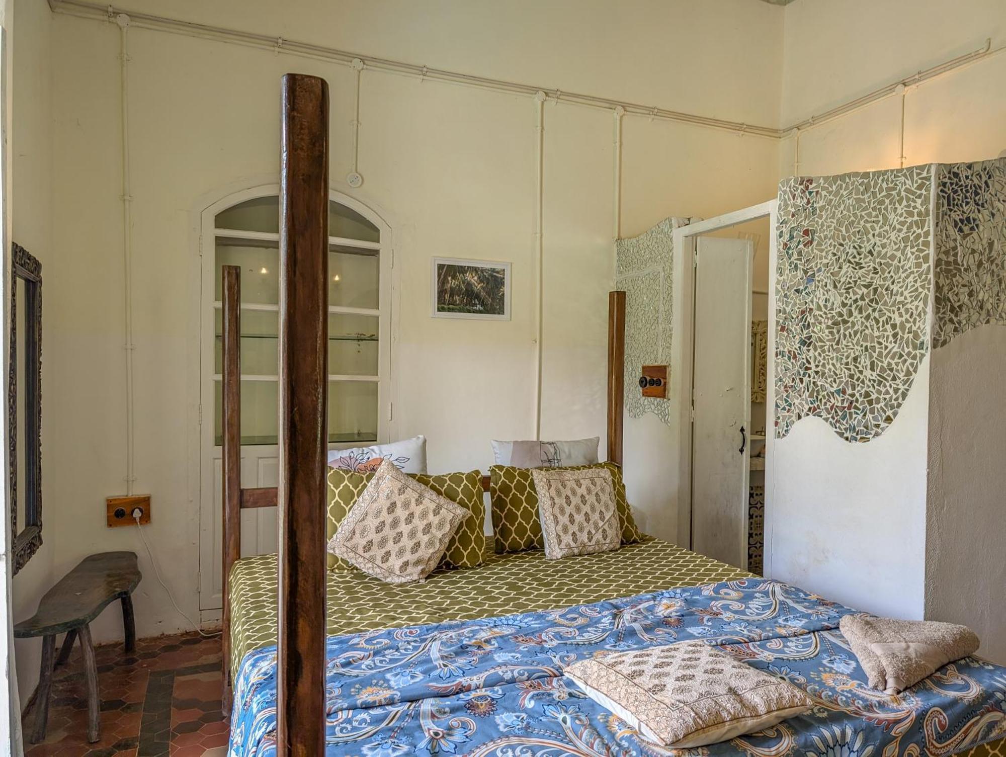 Villa Cavelossim Room photo